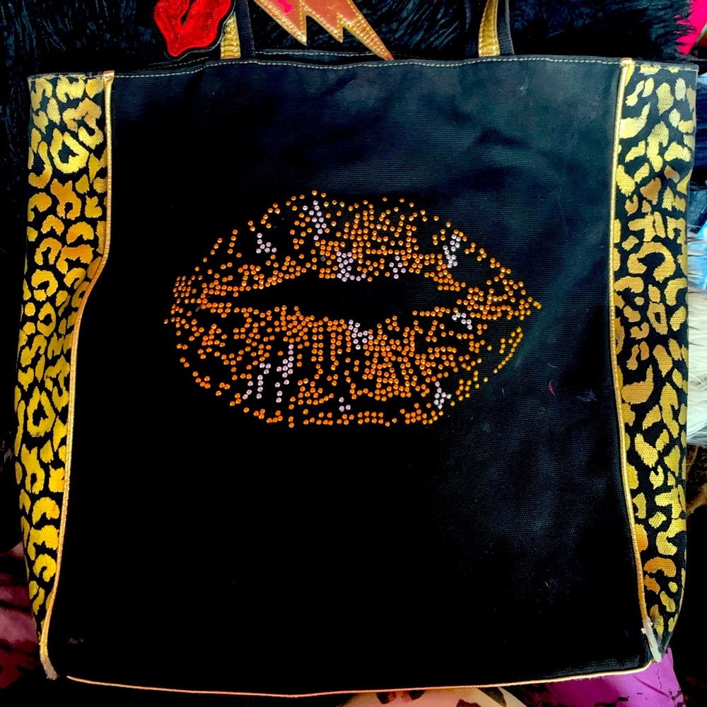 Betsey Johnson Lips leopard black gold handbag CUTE